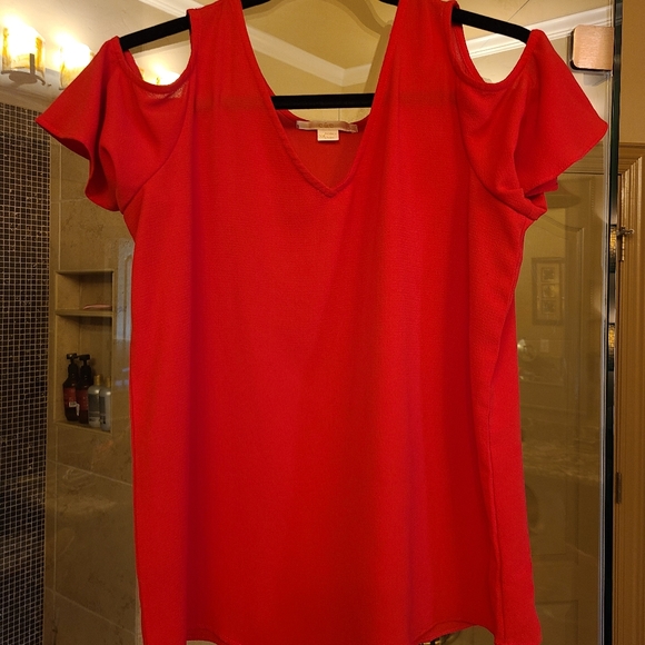 Red top - Picture 1 of 3